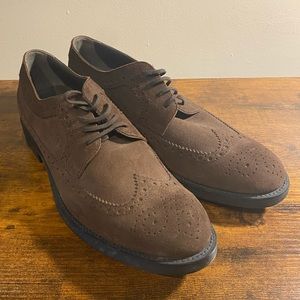 Tod’s Lace-ups in Suede